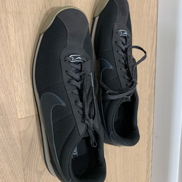 men’s Nike Cortez black on black - Picture 6 of 6